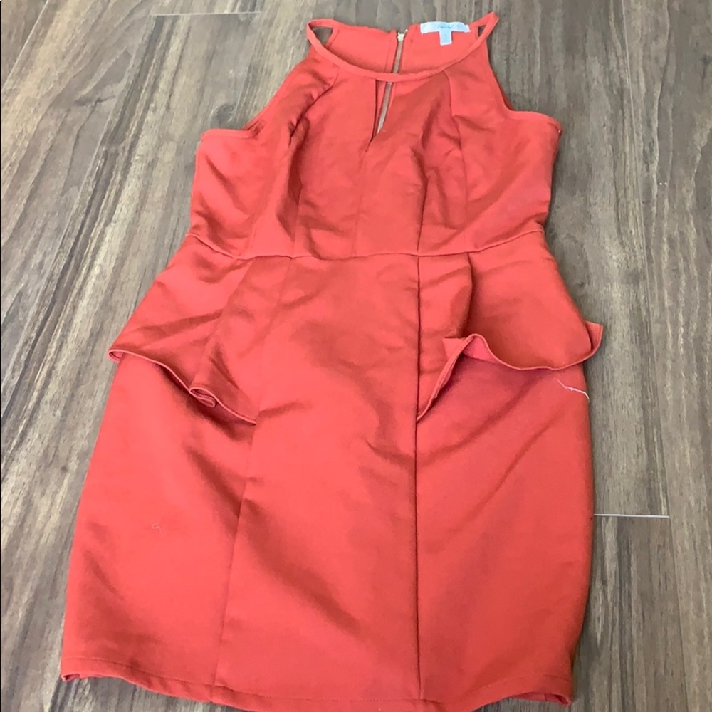 A dress it’s from papaya size M